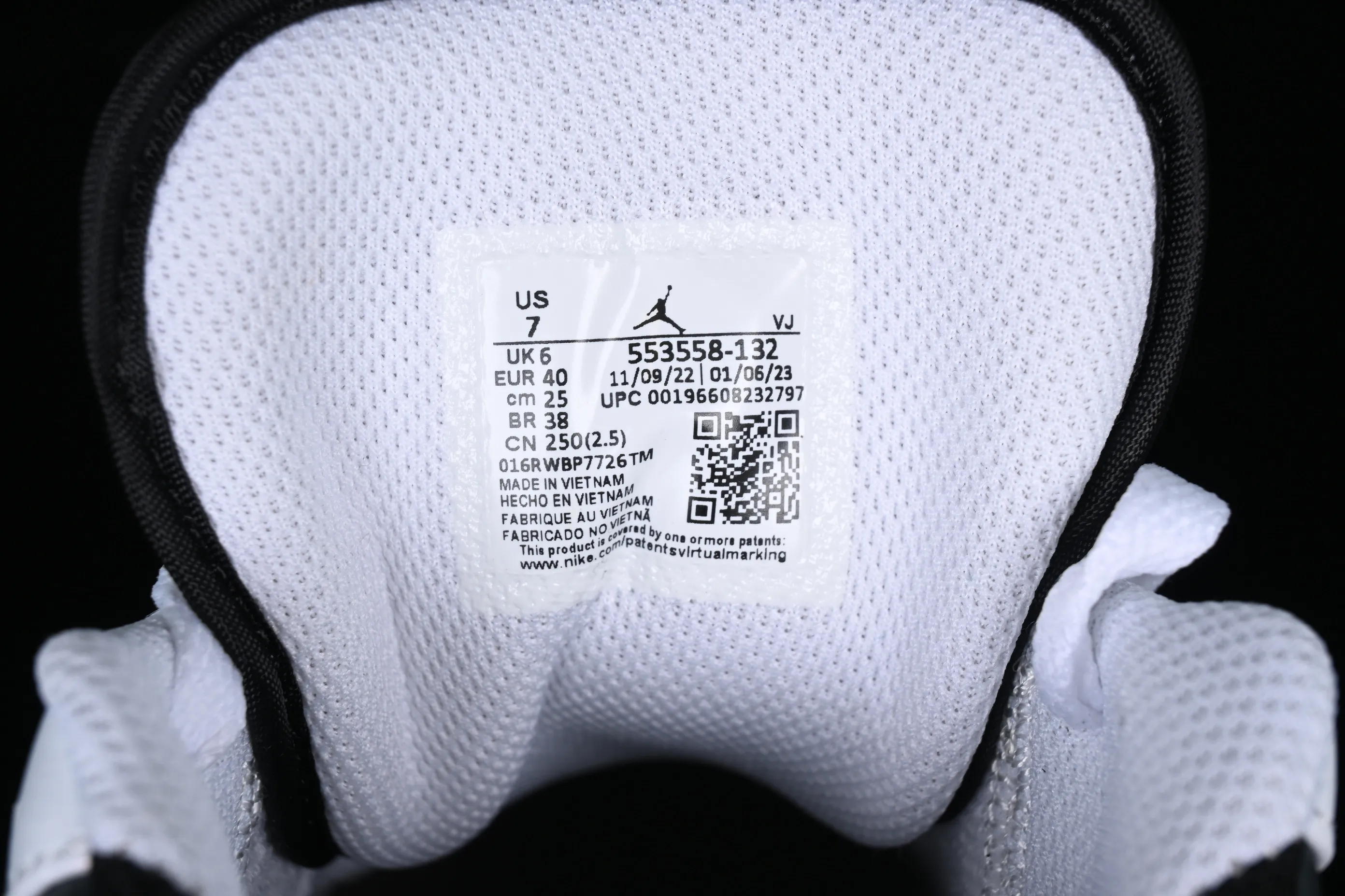 All categories Air Jordan Jordan series basketball shoes Air Jordan 1 Low Z version Air Jordan 1 Low AJ1 Joe 1 white and black color matching low-top cultural casual sneakers 553560-132